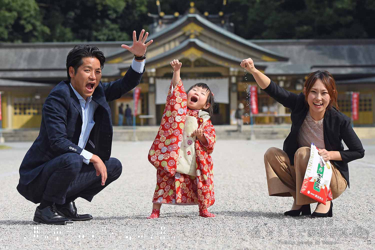 出張写真の護国神社での七五三の写真